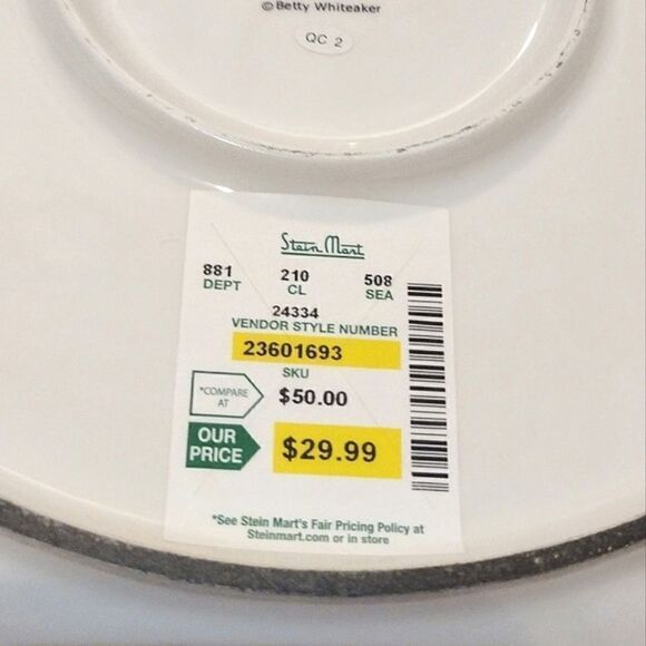 Certified International Betty Whiteaker Two Large Yellow Rim Christmas Plates - Picture 7 of 12